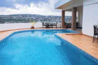 Gold Crest Hotel - parking