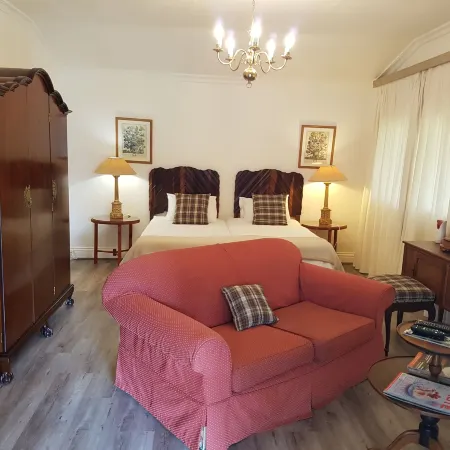 Sherwood's Country House