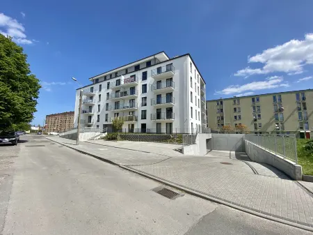 Julia by Q4Apartments - Close to the Beach Отели рядом с достопримечательностью «Вестерплатте»