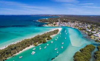 Huskisson Hotel