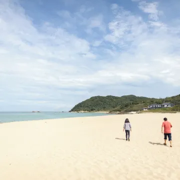 Amino Guesthouse Bench