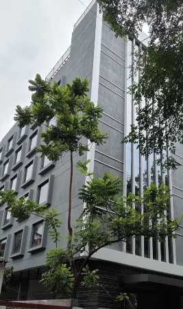 Magnus Nexstar Suites Kalyani Nagar Отели рядом с достопримечательностью «Шанивар Уода Форт»