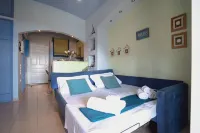 Lilly s Seaview Studio Hotel a Milies