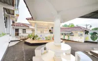 RedDoorz Syariah Near Taman Air Mancur Bogor Hotels in Tanah Sereal