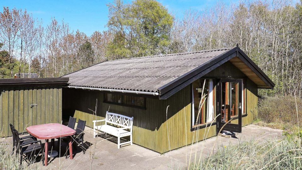 Vintage Holiday Home in Jutland near Child Friendly Beach