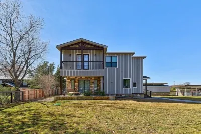 Waterfront Lake House with Boat Lift and Dock on Lake LBJ Hotels near Lake Lyndon B. Johnson