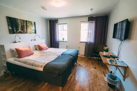 Stenholmens Gårdshotell Отели в г. Линкопин