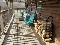 Peaceful cabin on 10 acres w/ pond - close to Prairie Creek Reservoir