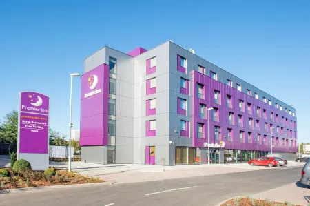 Premier Inn London Edmonton Отели рядом со станцией Enfield Town