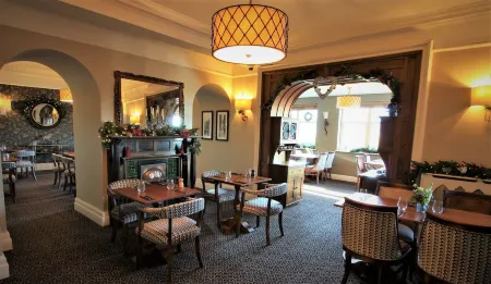 Ravenstone Manor Отели в г. Андерскиддо