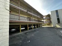 Ocean Gate Inn - Parking