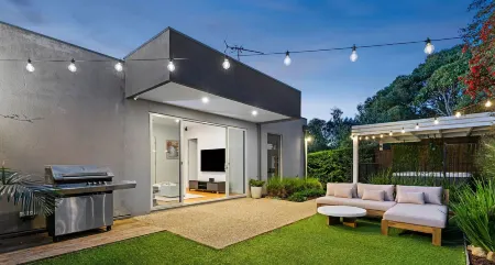 Hillside Luxe with Spa   Bay Views