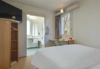 B&B Hotel Niort Sud Venise Verte Hotels in Coulon