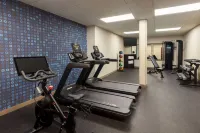 La Quinta Inn & Suites by Wyndham Lake George - Gym