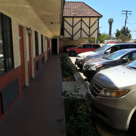 Executive Suites Inn