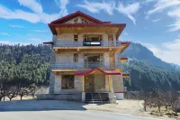 Treebo Premium Silverstone Resort with Mountain Valley View - Parvekkeita