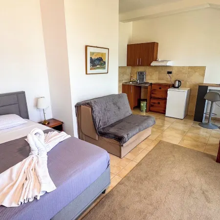 Qumi Apartments
