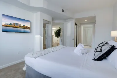 Bright Apartment Walk to Ballston Metro