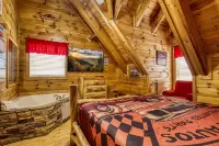 Ern854 - Wagon Wheel Lodge - Great Location! Close to All the Action! 9 Bedroom Cabin by RedAwning