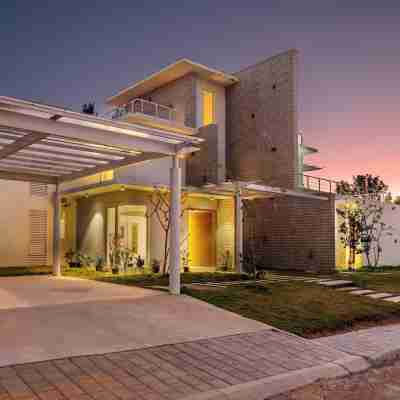Golf View Home by Stayjade Hotel Exterior