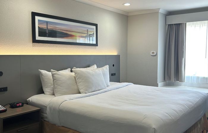 Econo Lodge Inn & Suites Santa Rosa South