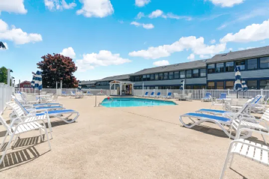 Refreshing Pool and Hot Tub Access - Charming Coastal Retreat