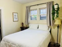 Charming, Clean 3Br Family Home w/ Hot Tub – Walk to Main Street