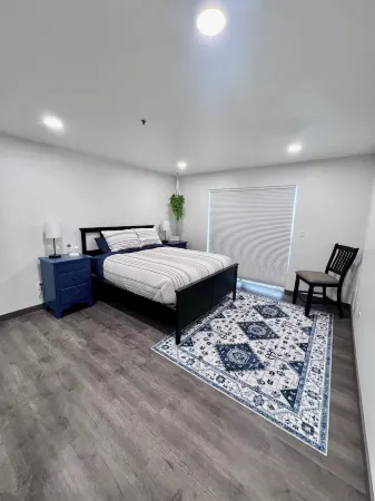 Lake Front 2-bedroom condo on beatiful Moses Lake with Private Hot Tub