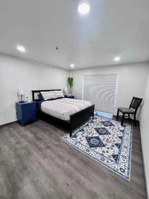 Lake Front 2-bedroom condo on beatiful Moses Lake with Private Hot Tub