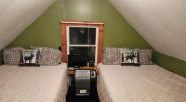 1-bedroom cabin in Redfield