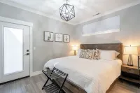 Charmer Downtown 3BR Home w Free Parking near UofO