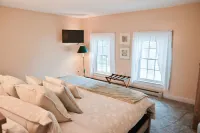 Charming 4-bed Farmhouse. Minutes to Bristol Mountain, Finger Lakes, Wineries.