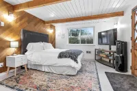 Charming Lake Samish Guest Suite in Bellingham with WiFi, AC