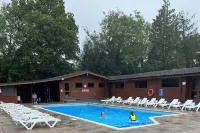 Nuthatch Lodge is Set in 24 Acres of Woodparkland Near the Village of Cenarth - Pools
