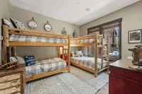 Private Hot Tub Ski-in-Out Park City Condo.  Free Shuttle to Pcmr/Deer Valley