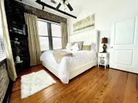 Unit A - 2-bedroom 2 bath condo in wonderful Downtown Hammond with AC, WiFi