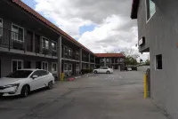 La Puente Inn - Motels