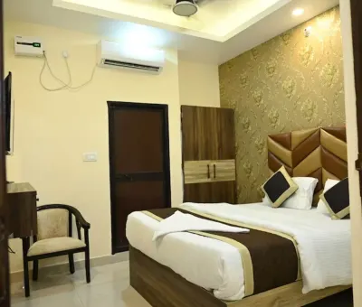 Goroomgo Glance Inn Patna Hotels near PDS LIC NO.-77/2016 BINDA LAL RAY