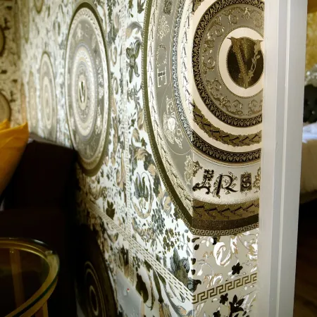 Ultra Deluxe Versace Apartment Near Sheffield