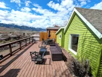 Yellowstone Treasure Guesthouses on The River Hotels in Gardiner