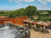The Mole Resort - Lodges Hotels in Chittlehamholt