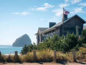 헤드랜즈 코스탈 로지 & 스파