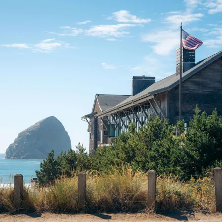 Headlands Coastal Lodge & Spa