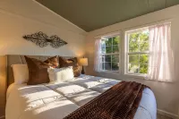 Dunkle Schoolhouse Hotels in Vinton County