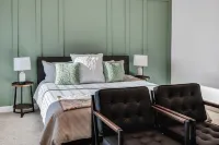 NEW! Luxe Vacation Getaway - heated pool and putting green