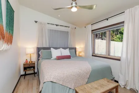 Modern Luxury Retreat - 2 Br/1BA - Minutes from Downtown