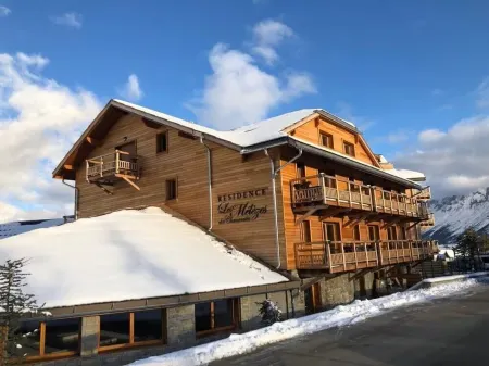 Apartment La Joue du Loup 4 people at the foot of the slopes Отели в г. Сент-Этьен-ан-Деволюи