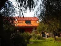 home holiday sea view in Mandriola Nuraghe TZoddias附近的飯店