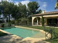 Architect's villa in Luberon pine forest 10 pers - piscina