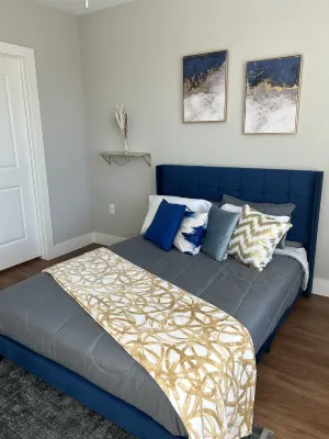 The Royal Sapphire - 1 Br/2Bd/Luxury Stay/Near Shopping